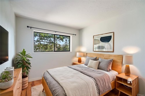 305-363 Morison Ave, Parksville, BC - Indoor Photo Showing Bedroom