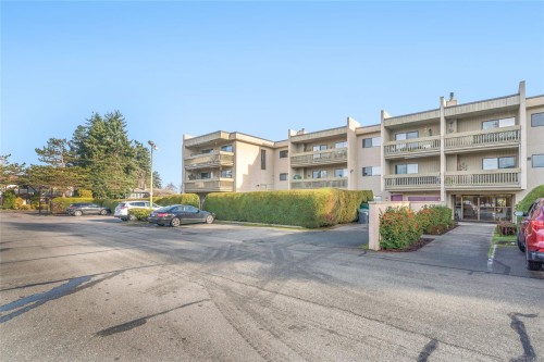 305-363 Morison Ave, Parksville, BC - Outdoor With Balcony With Facade