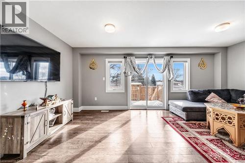 34 Nieson Street, Cambridge, ON - Indoor Photo Showing Living Room
