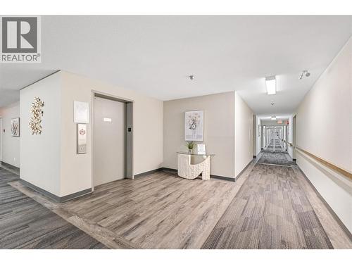 1045 Sutherland Avenue Unit# 323, Kelowna, BC - Indoor Photo Showing Other Room