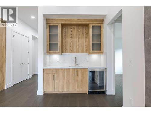 5586 Nixon Road, Summerland, BC - Indoor