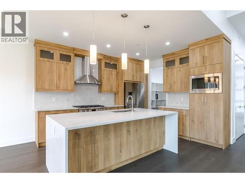 5586 Nixon Road, Summerland, BC - Indoor Photo Showing Kitchen With Upgraded Kitchen