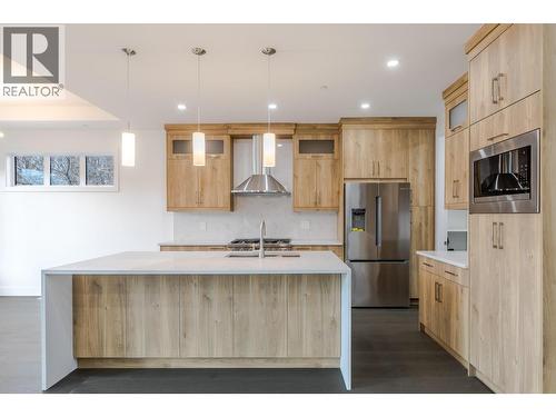 5586 Nixon Road, Summerland, BC - Indoor Photo Showing Kitchen With Upgraded Kitchen