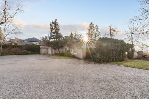 4164 Lakeshore Road, Kelowna, BC - Outdoor
