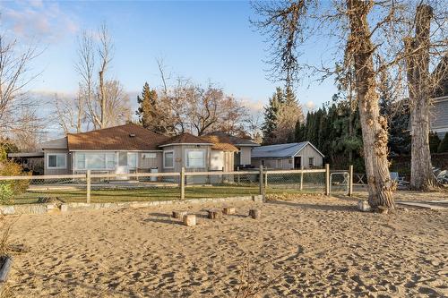 4164 Lakeshore Road, Kelowna, BC - Outdoor