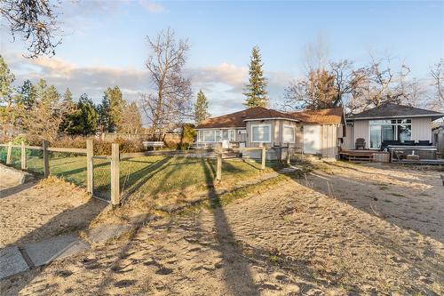 4164 Lakeshore Road, Kelowna, BC - Outdoor