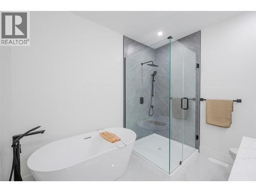 194 Maple Place Unit# 3, Oliver, BC - Indoor Photo Showing Bathroom