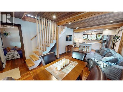 402A 6Th Avenue, Fernie, BC - Indoor Photo Showing Living Room
