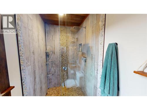 402A 6Th Avenue, Fernie, BC - Indoor Photo Showing Bathroom