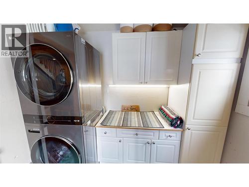 402A 6Th Avenue, Fernie, BC - Indoor Photo Showing Laundry Room