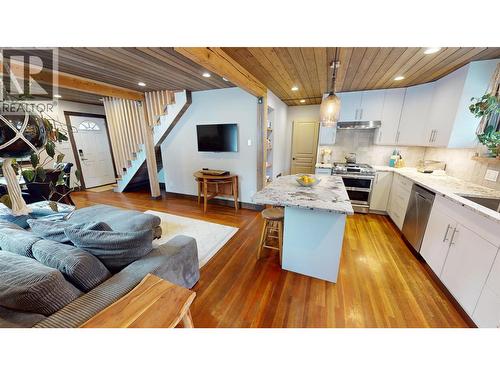 402A 6Th Avenue, Fernie, BC - Indoor Photo Showing Kitchen