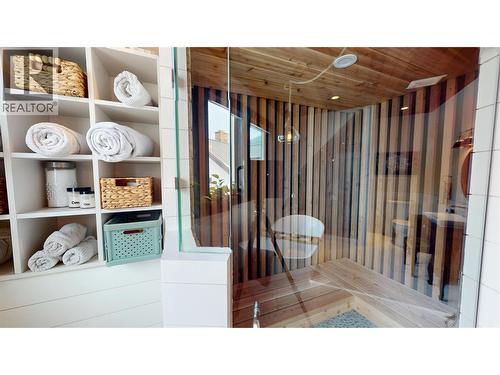 402A 6Th Avenue, Fernie, BC - Indoor Photo Showing Other Room