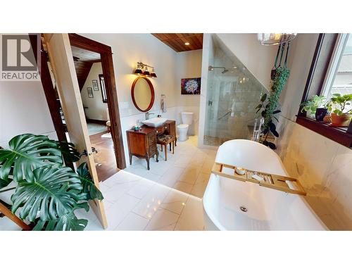 402A 6Th Avenue, Fernie, BC - Indoor