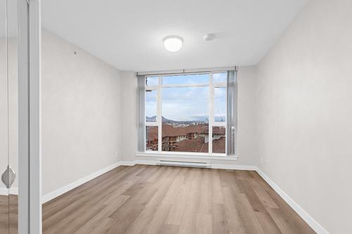 706-1075 Sunset Drive, Kelowna, BC - Indoor Photo Showing Other Room