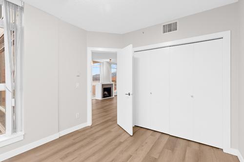 706-1075 Sunset Drive, Kelowna, BC - Indoor Photo Showing Other Room