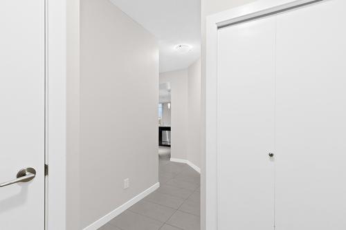 706-1075 Sunset Drive, Kelowna, BC - Indoor Photo Showing Other Room