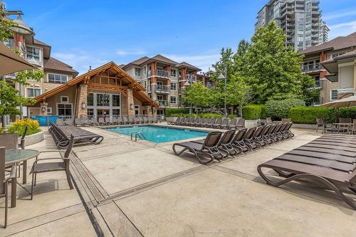 706-1075 Sunset Drive, Kelowna, BC - Outdoor With In Ground Pool