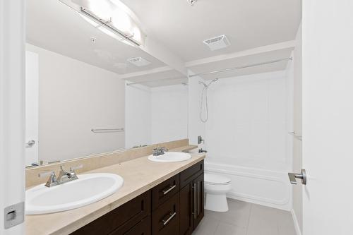 706-1075 Sunset Drive, Kelowna, BC - Indoor Photo Showing Bathroom