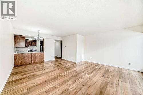 603, 330 15 Avenue Sw, Calgary, AB - Indoor Photo Showing Other Room