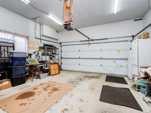 1189 Marchant Rd, Central Saanich, BC 