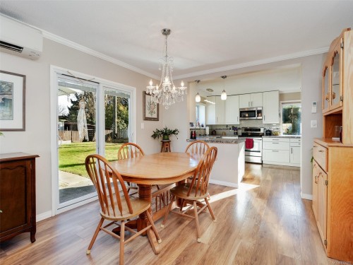 1189 Marchant Rd, Central Saanich, BC 