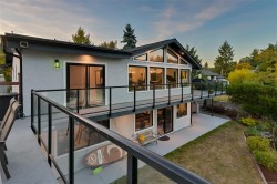 8 Woodville Pl  View Royal, BC V9B 1E6