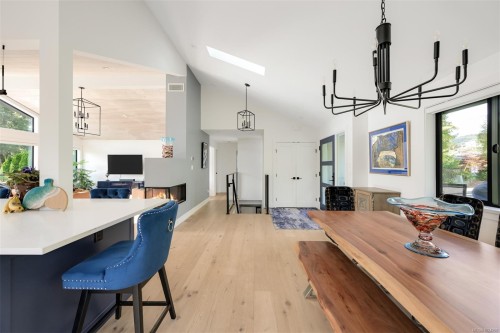 8 Woodville Pl, View Royal, BC 