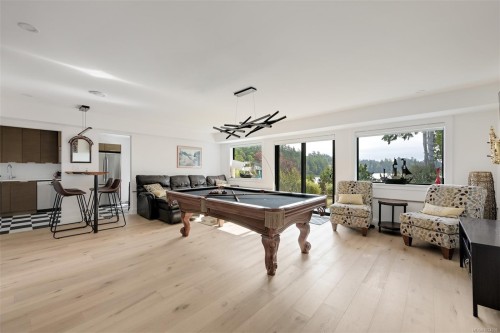 8 Woodville Pl, View Royal, BC 