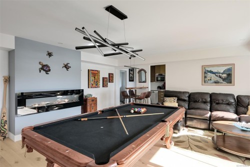 8 Woodville Pl, View Royal, BC 