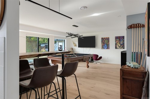 8 Woodville Pl, View Royal, BC 