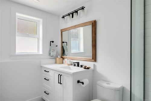 8 Woodville Pl, View Royal, BC 