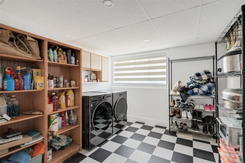 8 Woodville Pl, View Royal, BC 