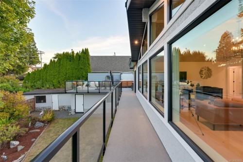 8 Woodville Pl, View Royal, BC 