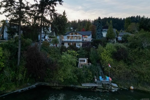 8 Woodville Pl, View Royal, BC 