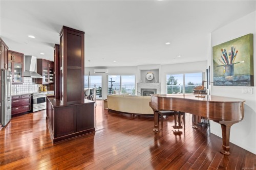 401-650 Prideaux St, Nanaimo, BC - Indoor Photo Showing Kitchen With Upgraded Kitchen