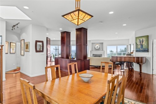 401-650 Prideaux St, Nanaimo, BC - Indoor Photo Showing Dining Room