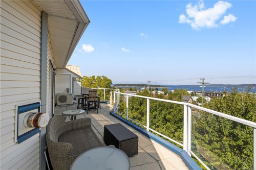 401-650 Prideaux St, Nanaimo, BC - Outdoor With Body Of Water With Exterior