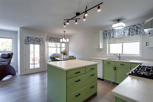 192-2330 Butt Road, Westbank, BC - Indoor Photo Showing Kitchen With Double Sink