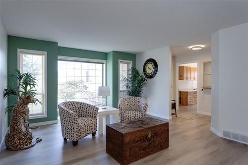 192-2330 Butt Road, Westbank, BC - Indoor Photo Showing Living Room