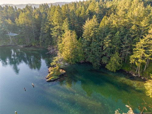 5734 Canal Rd, Pender Island, BC 