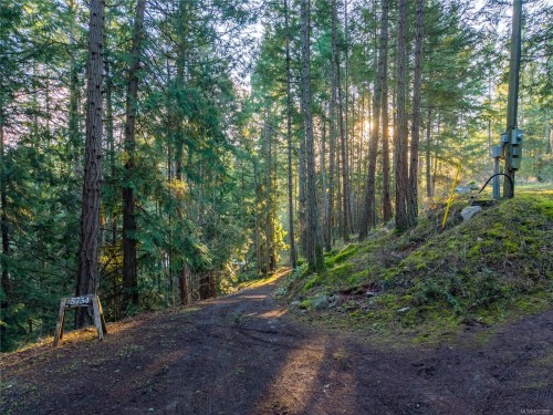 5734 Canal Rd, Pender Island, BC 