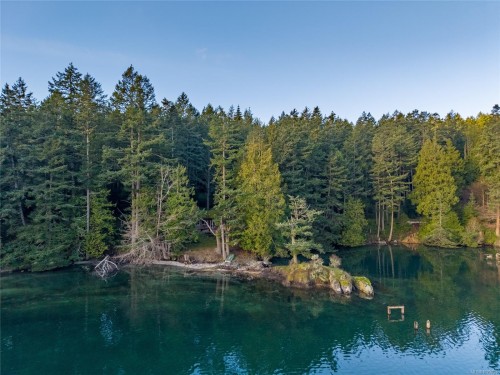 5734 Canal Rd, Pender Island, BC 
