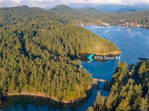 5734 Canal Rd, Pender Island, BC 