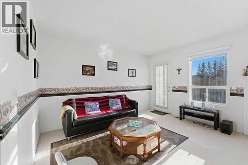 603 Citadel Terrace Nw, Calgary, AB - Indoor Photo Showing Living Room