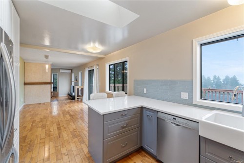 7496 Clark Cres, Lantzville, BC 