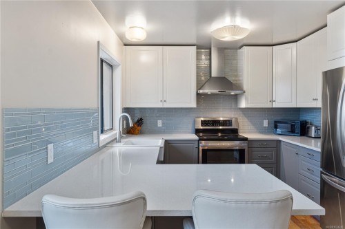 7496 Clark Cres, Lantzville, BC 