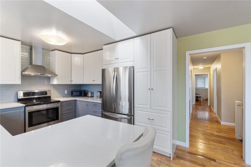 7496 Clark Cres, Lantzville, BC 