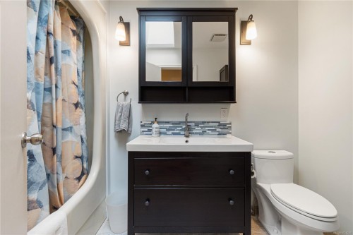 7496 Clark Cres, Lantzville, BC 