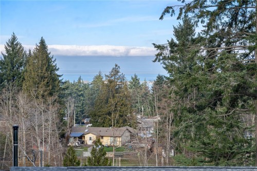 7496 Clark Cres, Lantzville, BC 