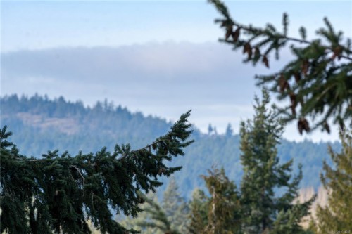 7496 Clark Cres, Lantzville, BC 